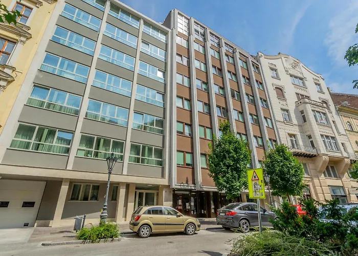 Downtown Apartment House Green