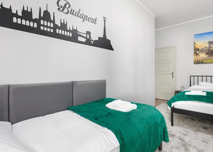 Downtown Apartment House Green